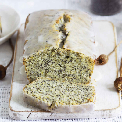 Babka makowa z lukrem limonkowym