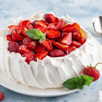 Beza Pavlova z truskawkami