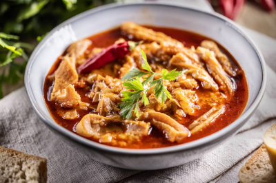 Trzy rodzaje flaków – tradycyjne, włoskie i z boczniaków