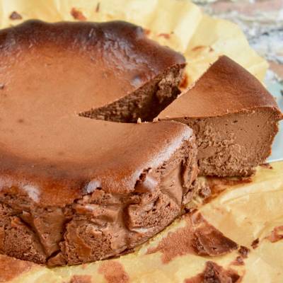 Sernik czekoladowy z Nutellą – kremowy, bez spodu Sernik czekoladowy z Nutellą i mascarpone, bez spodu