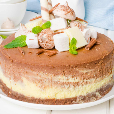 Kremowy sernik marmurkowy