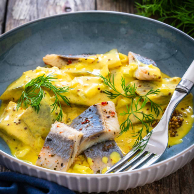 Śledzie w sosie musztardowym z miodem – świąteczny przepis na śledzia